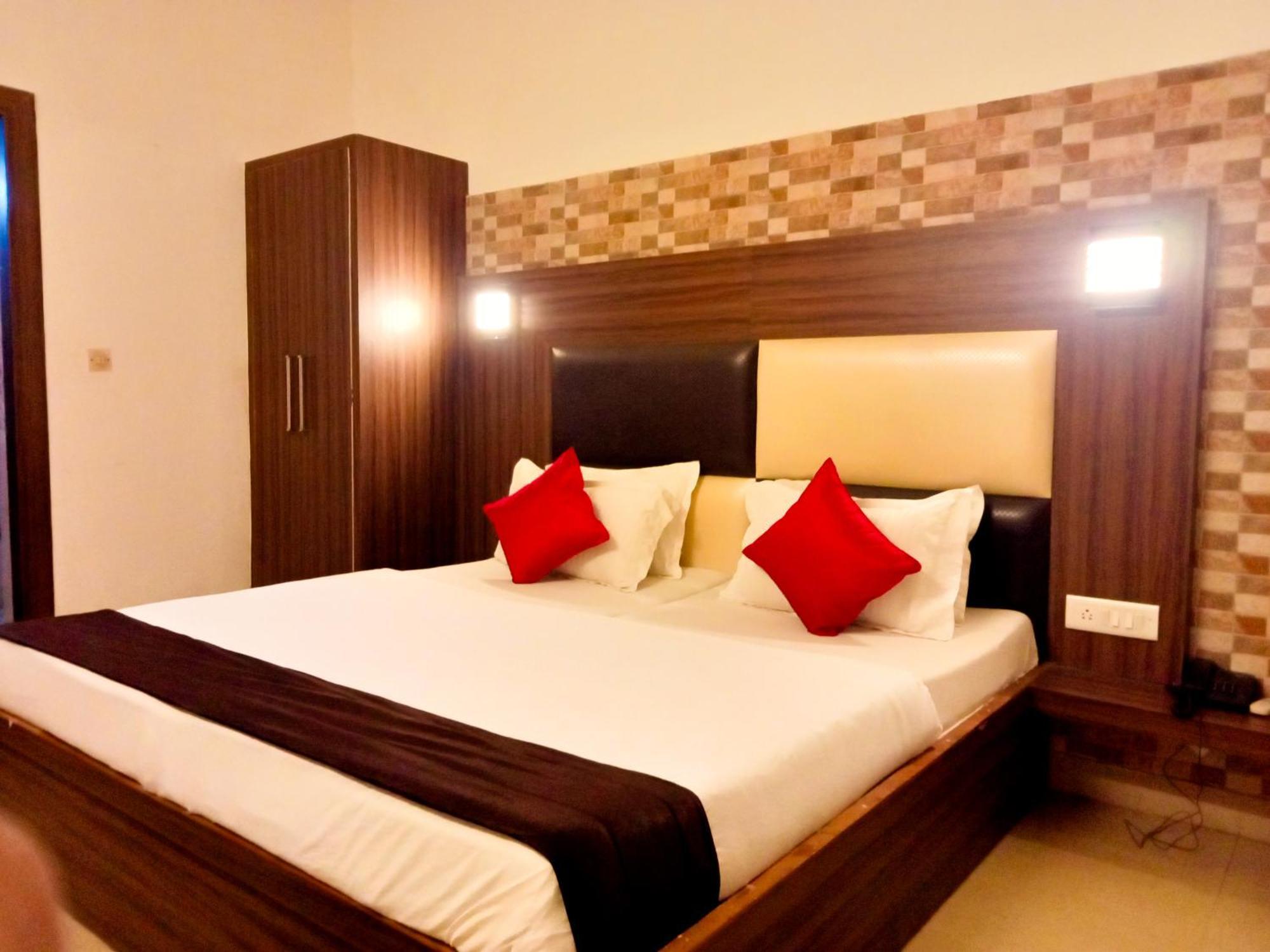 Hotel Shyam Palace India Agra آغْرا المظهر الخارجي الصورة